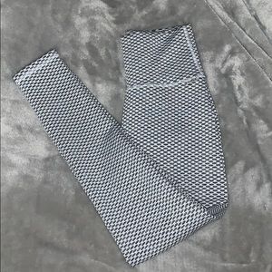 NEW ECHT Scrunch Bum Leggings